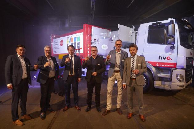 VDL presents first electric vehicles for waste collection